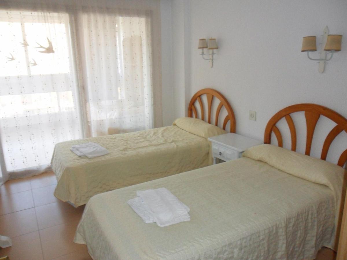 Apartamentos Cervantes Бенидорм Экстерьер фото
