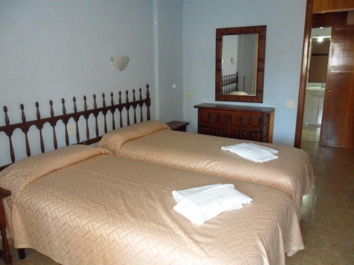 Apartamentos Cervantes Бенидорм Экстерьер фото