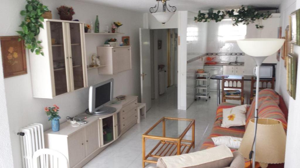 Apartamentos Cervantes Бенидорм Экстерьер фото