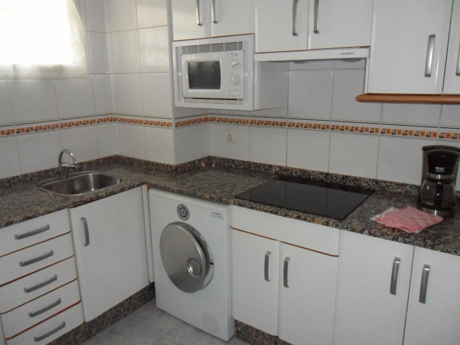 Apartamentos Cervantes Бенидорм Экстерьер фото