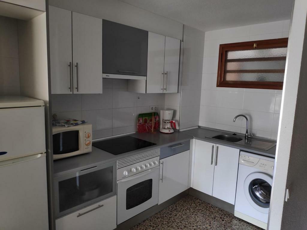 Apartamentos Cervantes Бенидорм Экстерьер фото
