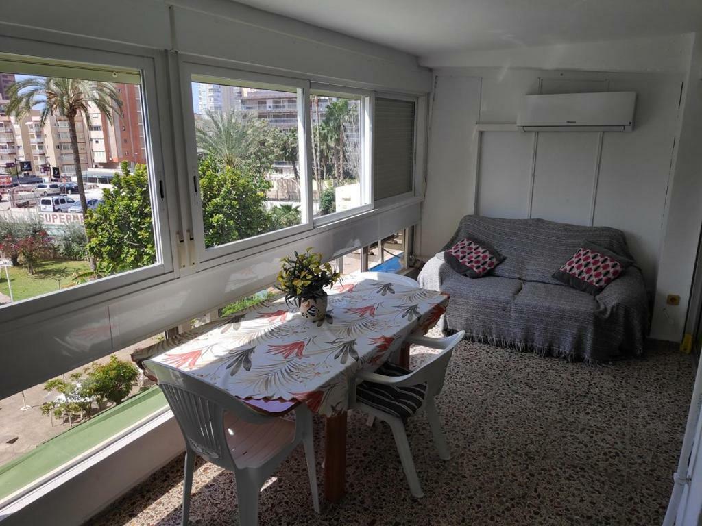 Apartamentos Cervantes Бенидорм Экстерьер фото