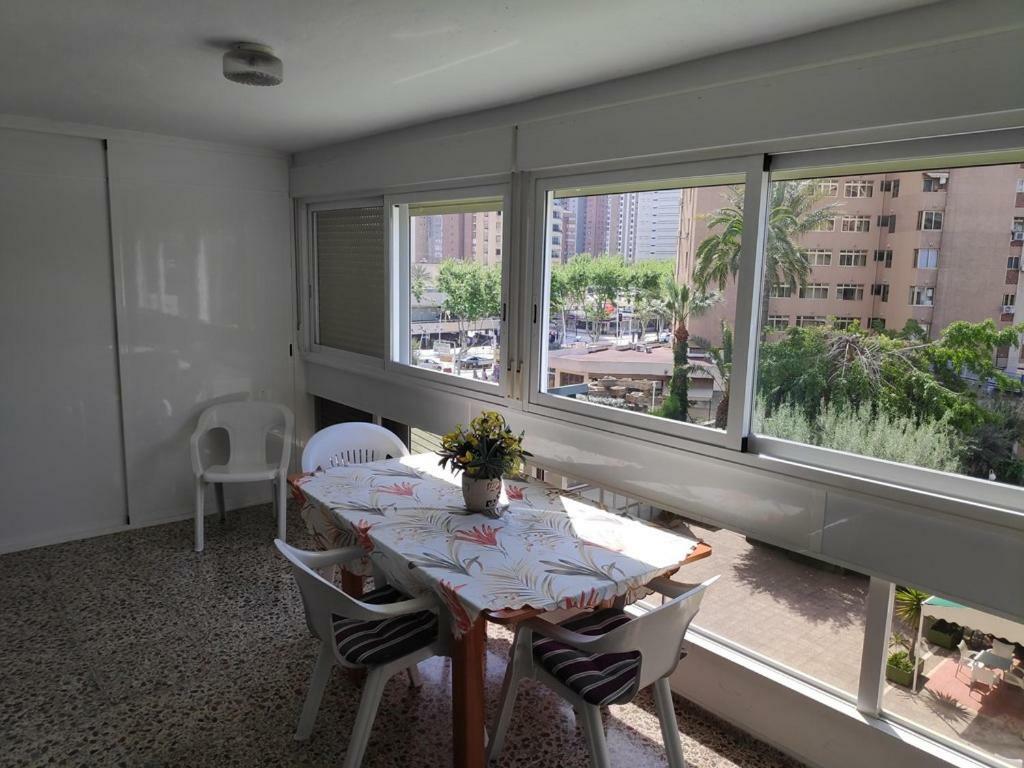Apartamentos Cervantes Бенидорм Экстерьер фото